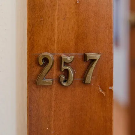 Familia - 257 By Happyhostorino Apartman